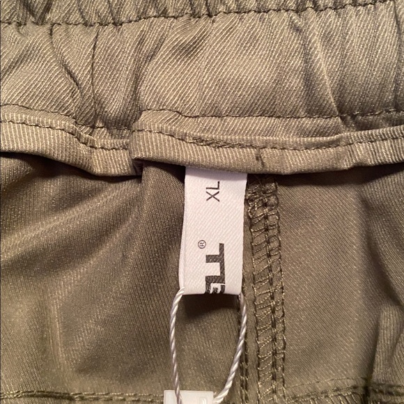 Etosell Women’s Olive Cargo Pants…size XL - Picture 3 of 5